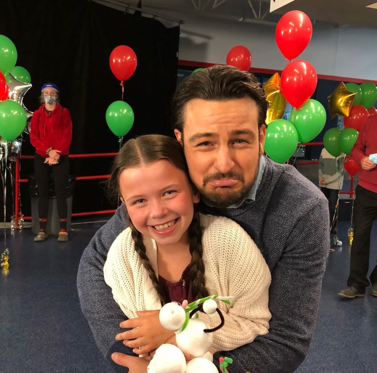 BehindHallmark's tweet image. Who else is looking forward to this movie?
🎥 🍿🤍
@tyler_hynes @hallmarkchannel @MalloryJansen #Hallmarkies #BehindTheScenes #HallmarkChristmasMovies #Hynies