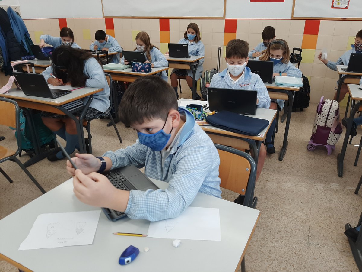 Emprendemos un nuevo reto en nuestro cole: Proyecto digital chromebooks en 4.º y 5.º de Primaria. Potenciamos la #competenciadigital y damos respuestas a las necesidades actuales. #MetodologíasActivas #Innovación 
@HijasdlCaridad <a href="/GoogleForEdu/">Google for Education</a>