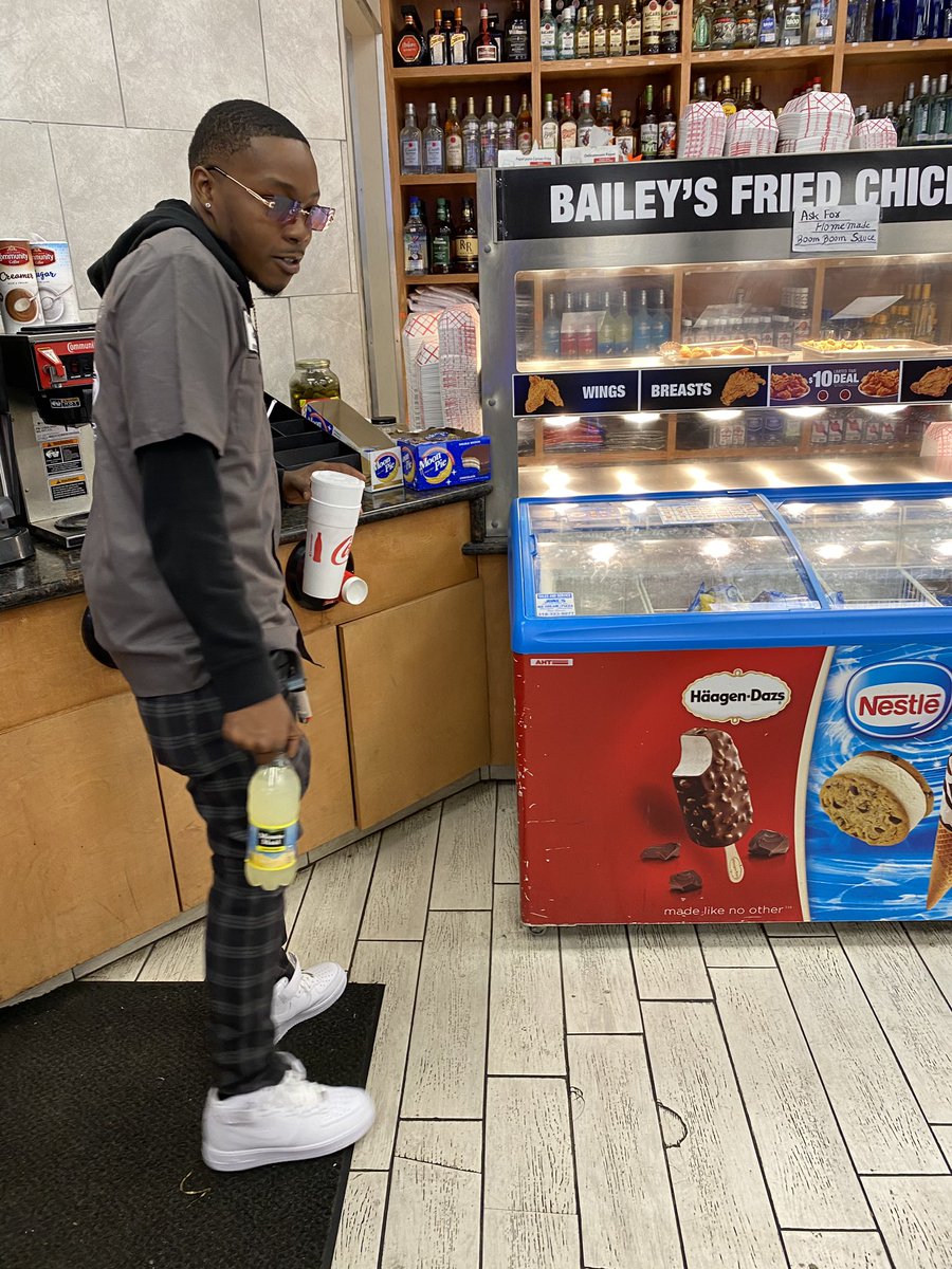 Jay 🏚 tweet media