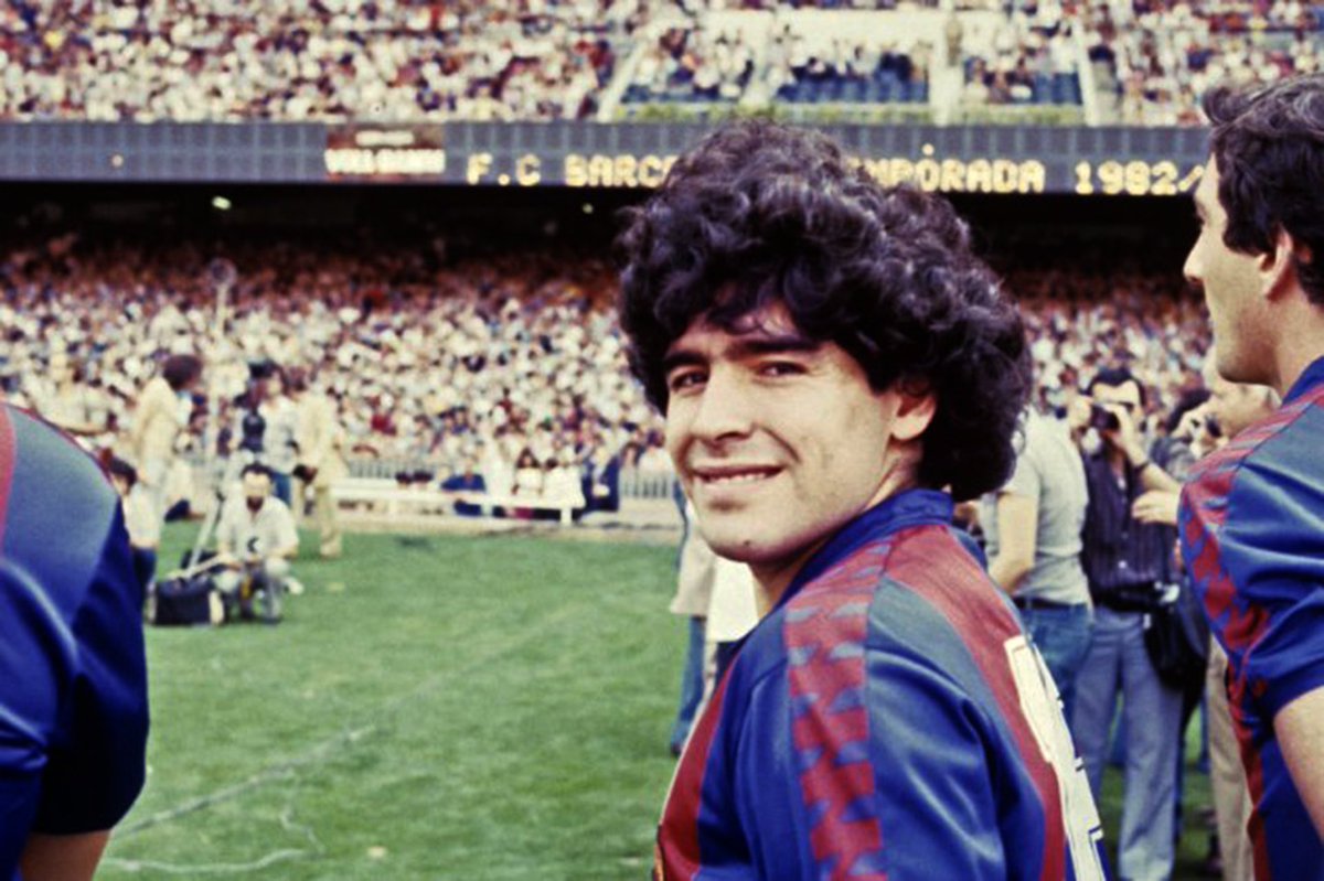 Ce sera donc ça le dernier match de Maradona sous les couleurs blaugranas, une sortie sur une émeute générale qui fera scandale car elle se passe sous les yeux du roi d’Espagne.Diego Maradona au Barça, c’est 38 buts en 58 matchs, un mariage avorté, un divorce prématuré.