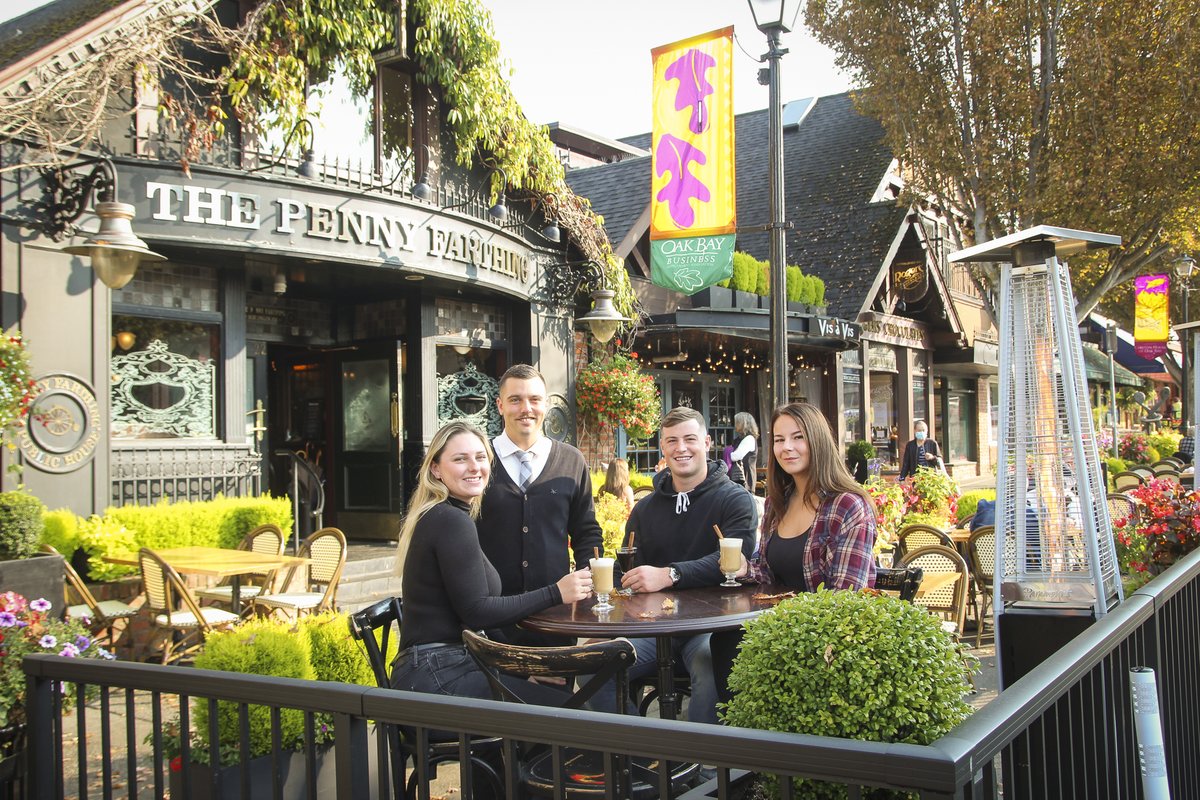 _PennyFarthing's tweet photo. Enjoy this beautiful weather on our patio all year long! 
#pennyfarthingpub #fall #fallvibes #patioweather #yyjweather #getoutside #patioday #welcome #pennyfarthing #oakbay https://t.co/fSHN55PsBy