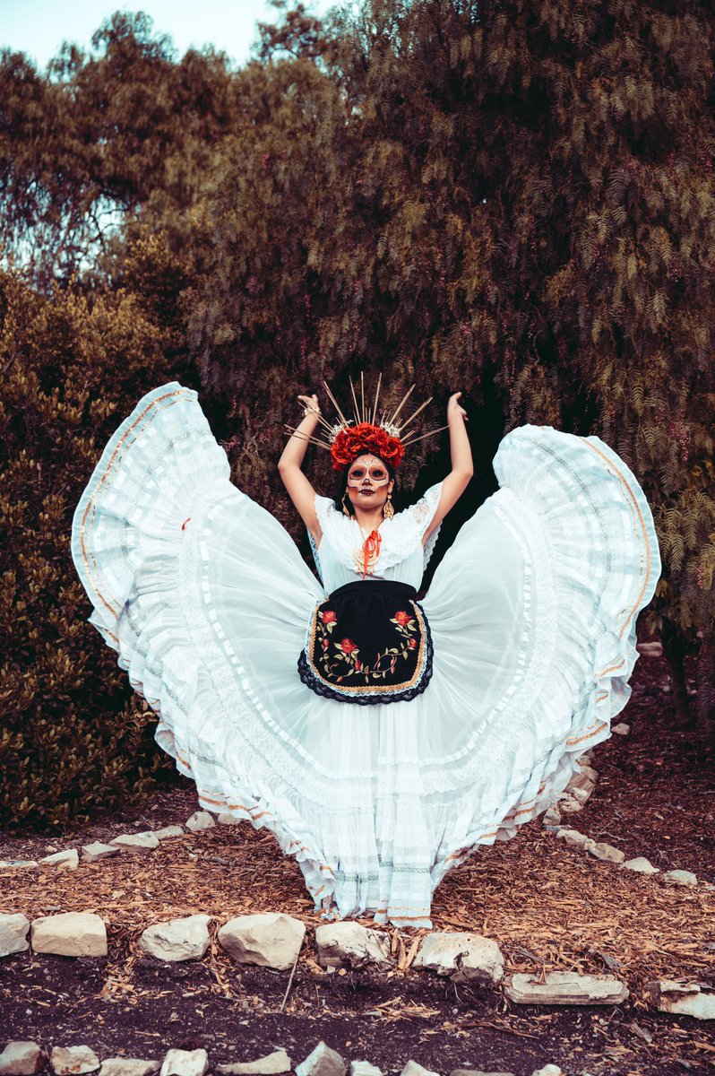 dianalazapoteca's tweet photo. FELIZ DÍA DE MUERTOS ♥️ https://t.co/a4L0GNFqEA