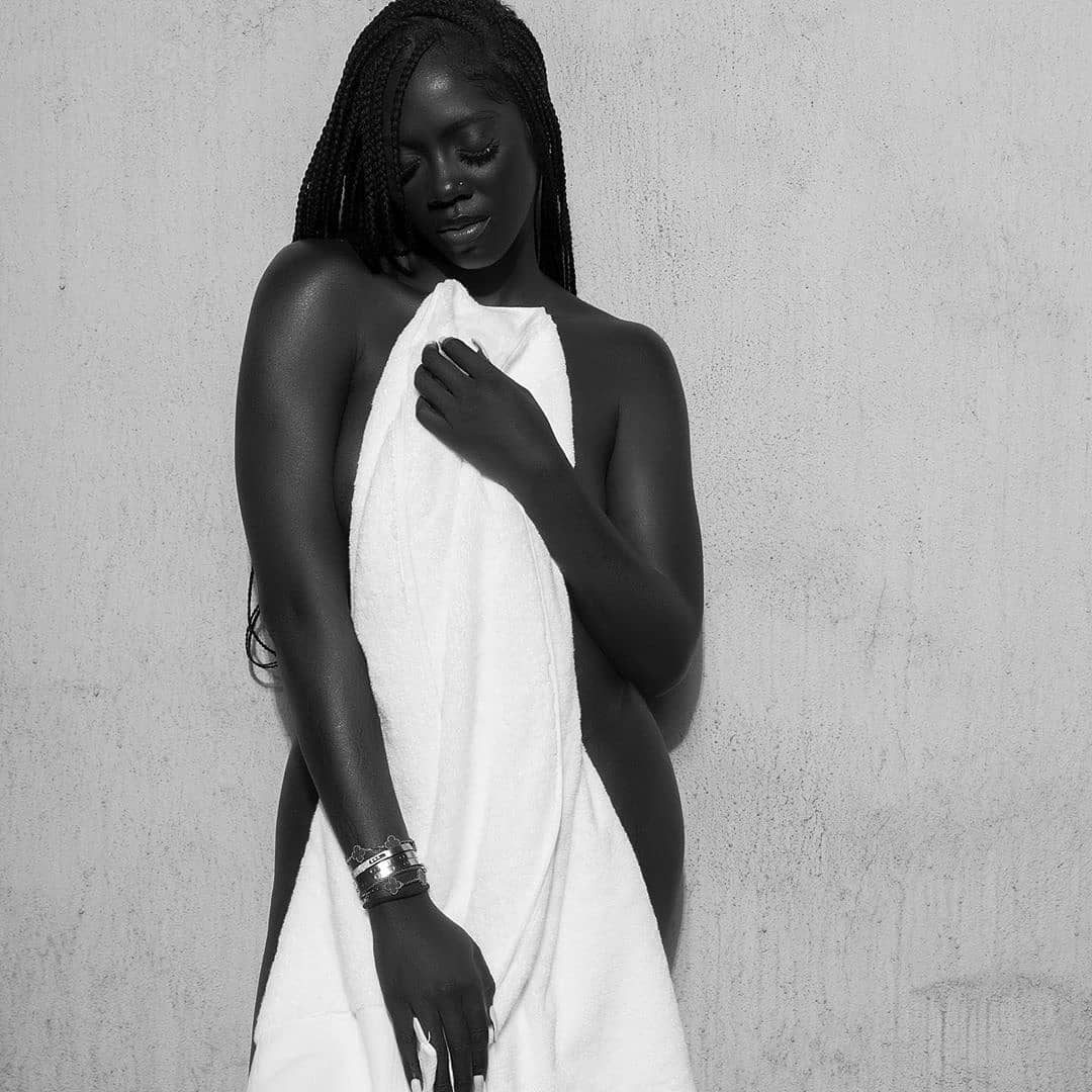 AkpraiseMedia's tweet photo. Tiwa Savage, that's the tweet! 🔥 https://t.co/EMe3JmCMHm