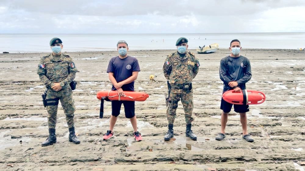 La #FTCSeguridad se mantiene brindando asistencia y seguridad a bañistas en Playa Limones. #PuertoArmuelles #Chiriquí
 #OperativoOcéano2020 <a href="/senafrontpanama/">SENAFRONT PANAMÁ</a> #UnidosLoHacemos