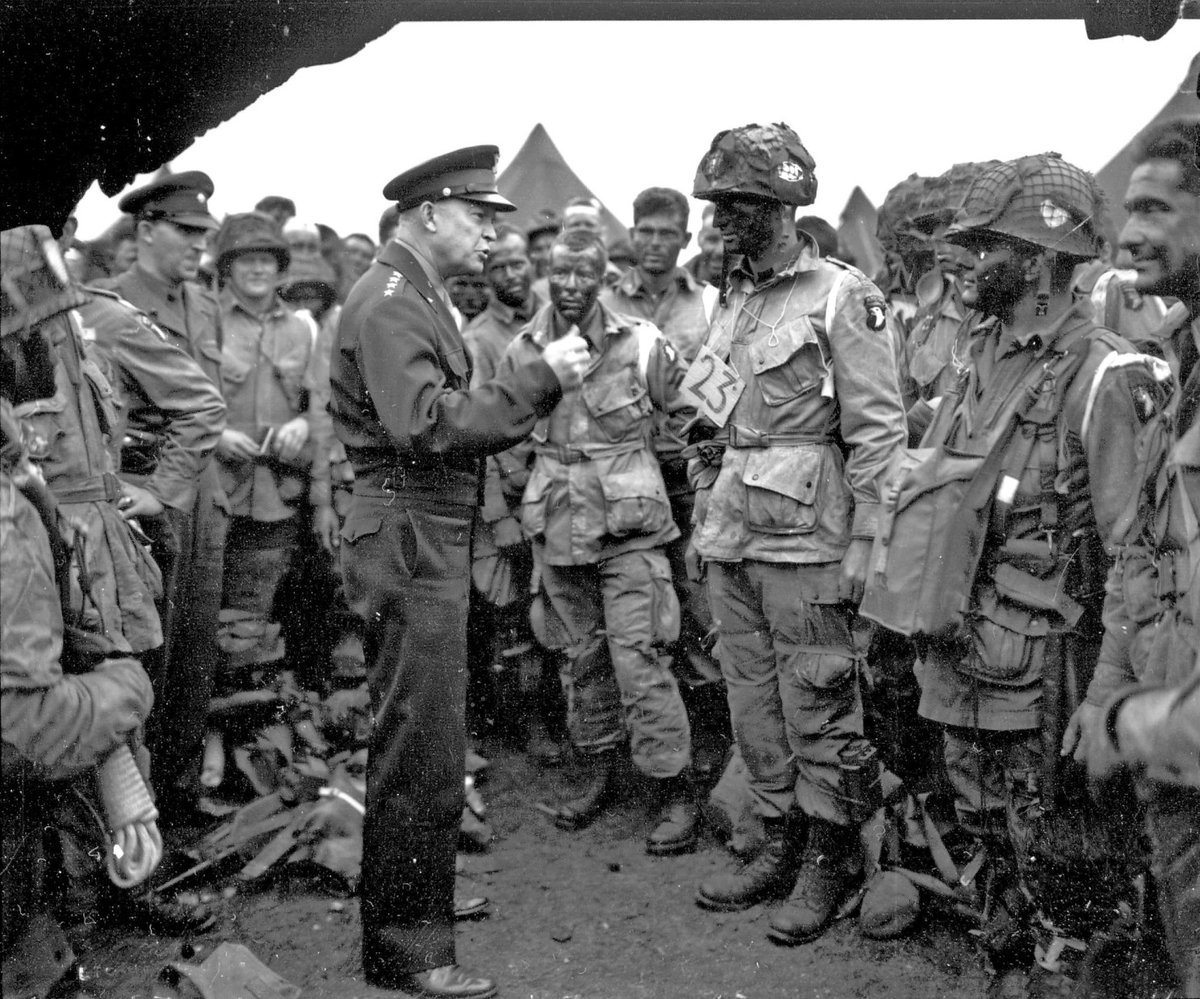 1946 - Beat the Boston Red Sox in 7 games to win 6th World Series. (No parade was held because of WW2) #STLCards  