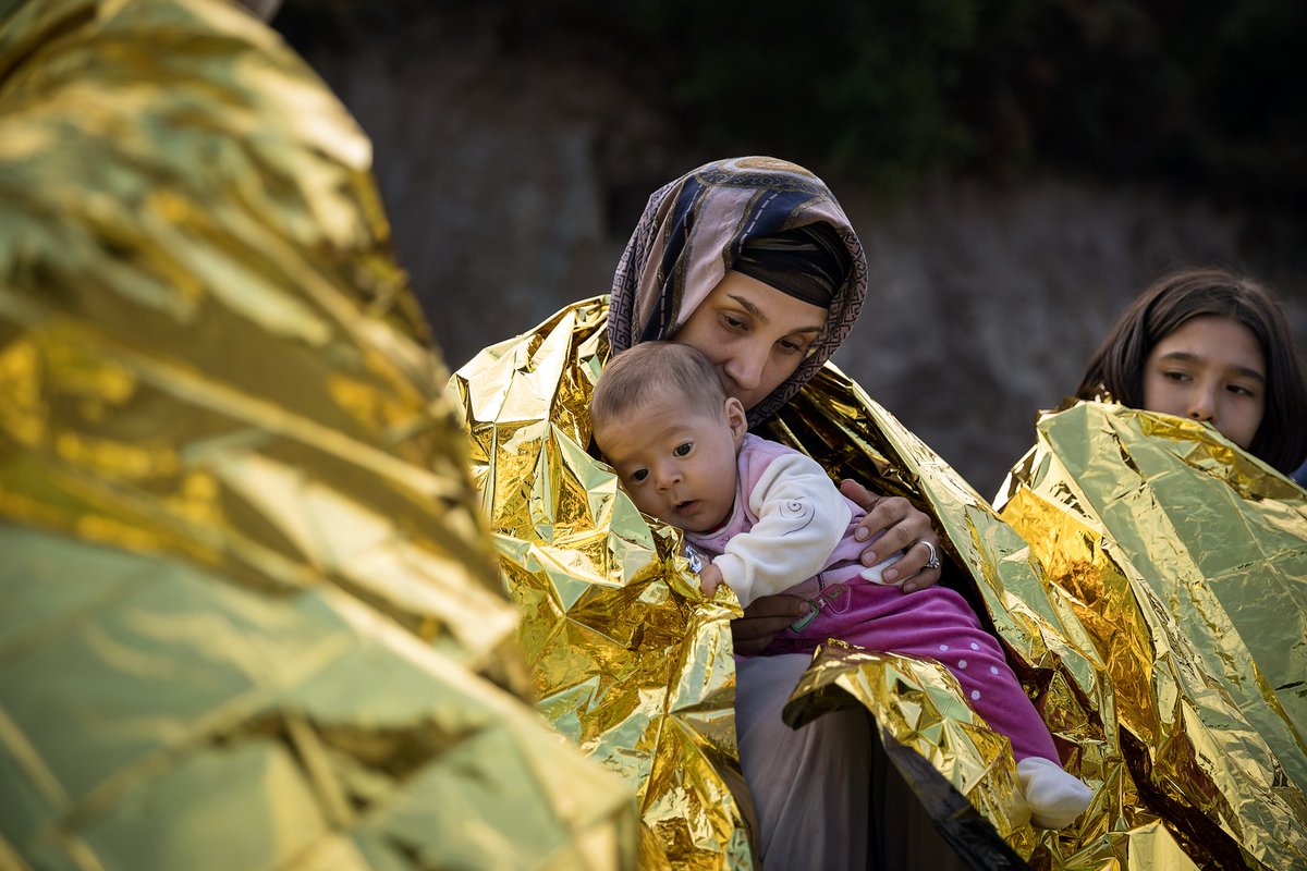 UNHCRCanada's tweet photo. More than 1 in every 💯 people has fled in terror.
More than 1 in every 💯 people has been uprooted.
More than 1 in every 💯 people around the world was displaced at the end of 2019. https://t.co/3b7CDPcxrJ