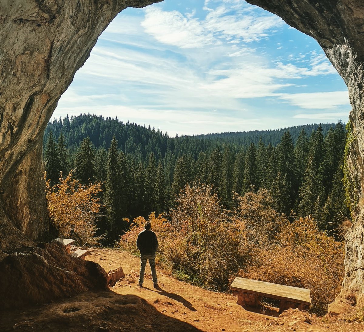 GuilleVelasc's tweet photo. Salir de las cavernas. #puraluz
#Outofthecave #Bijambare #bosniaandherzegovina https://t.co/xawMM3wU1S