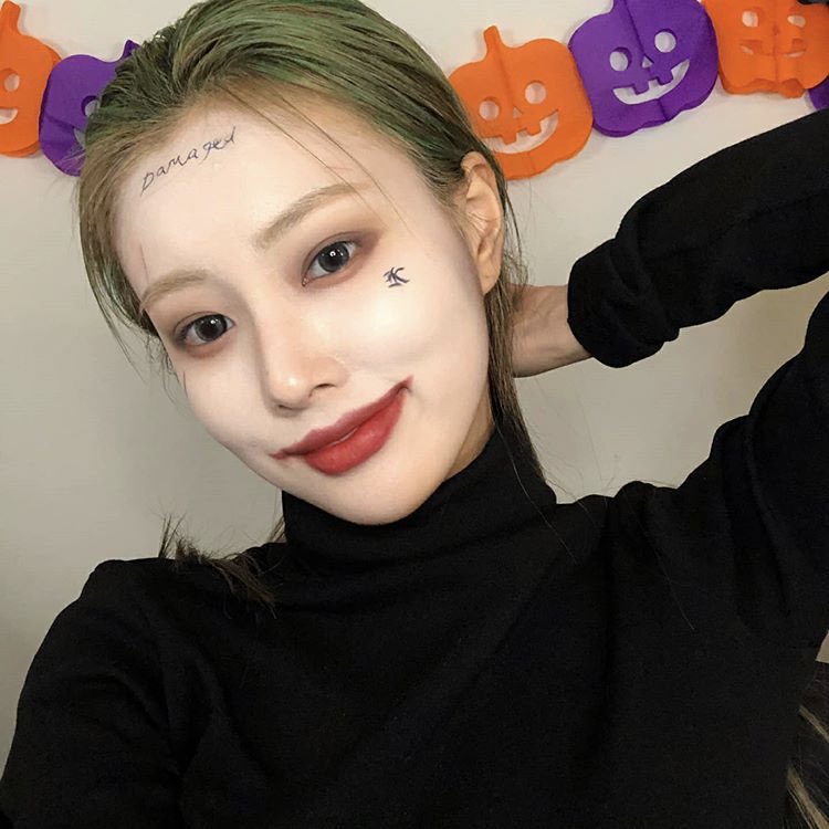 hyewonioey's tweet image. Happy Halloween guys 🙈