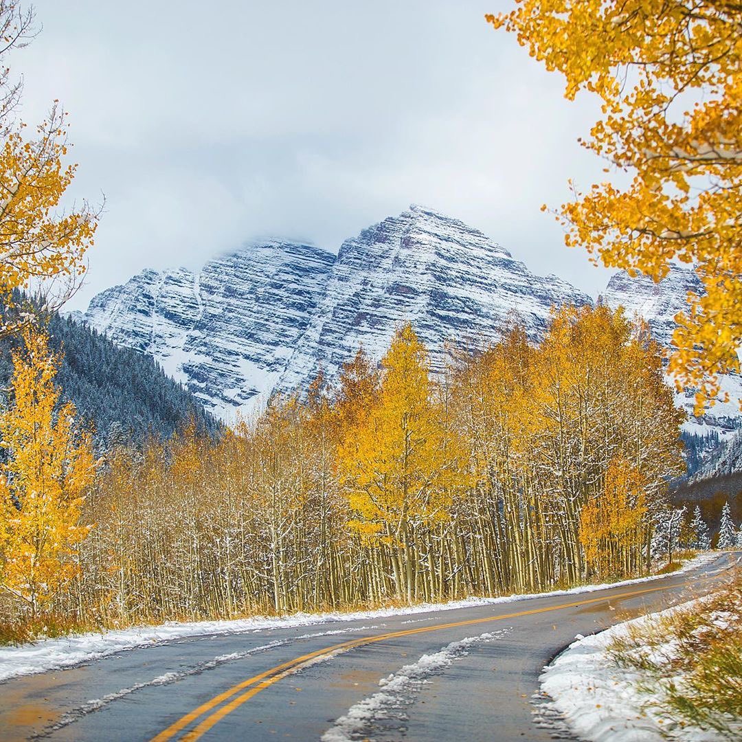 We love scenes like this where fall and winter collide. 📸: <a href="/tamarasusaphoto/">Tamara Susa</a>