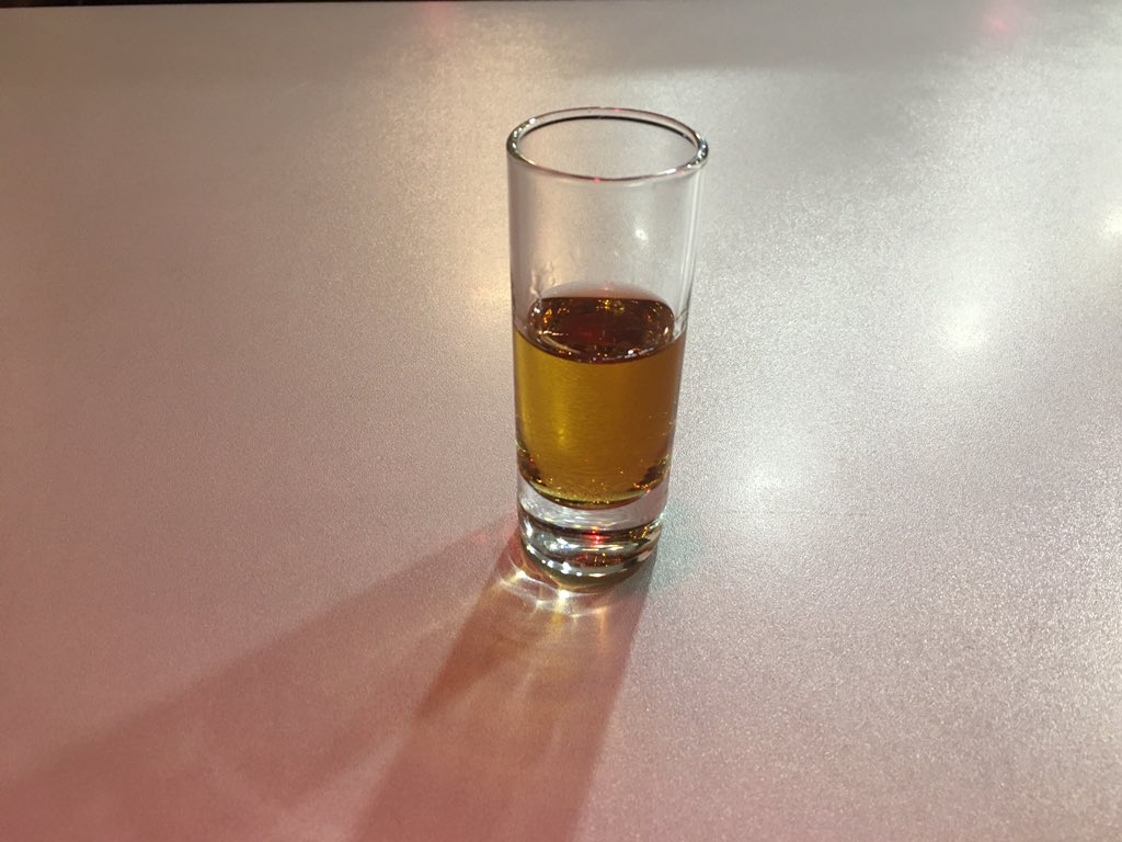 Впервые купил алкоголь на разлив. Почти не страшно.