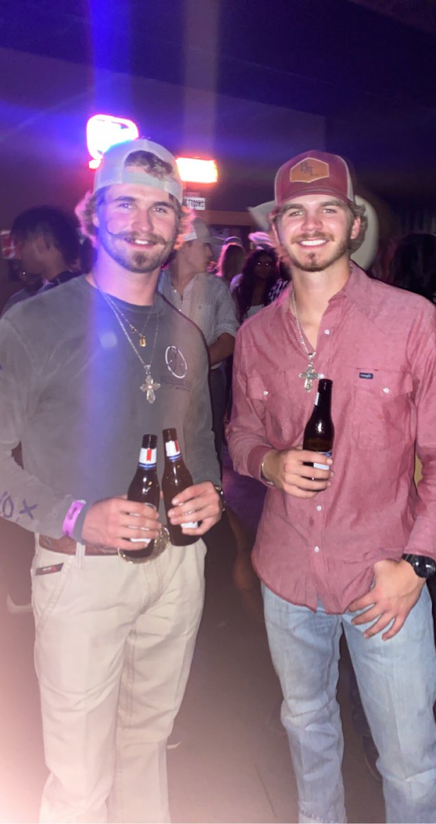 Oh look anther drunk picture.