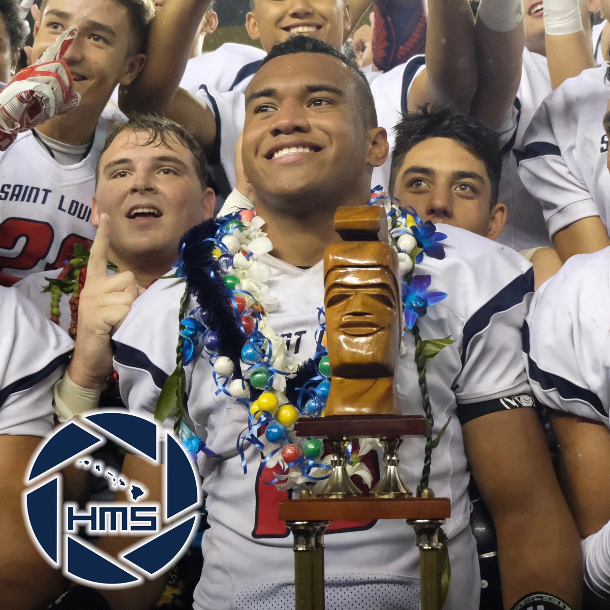 HImediasource's tweet photo. Congratulations to @Tua on your first NFL touchdown pass. We remember when you lit up Aloha Stadium as a Crusader. Here’s to continued success in your NFL career.
#HawaiiMediaSource #HMS #HMSPhoto https://t.co/YwzUMm6g8h