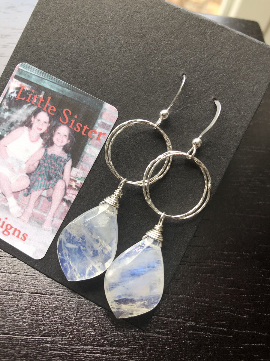 LittleSisterDe1's tweet photo. 2020 has been full of tricks like the snow falling today! Let’s ease into our winter whites with a bit o’ sparkle! Stunning Rainbow Moonstone earrings with bright blue flash will shine throughout the upcoming holiday season, with or without snow! Rainbow Moonstone earrings, $60. https://t.co/Sz19YZuOFC