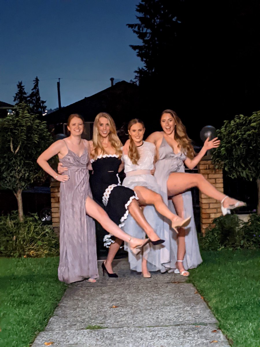 KatrynaGavin's tweet photo. Dancing her way into the final year in her 20s with four of our #safe6 💃🏼💃🏼💃🏼💃🏼 https://t.co/plUrqLWcNf