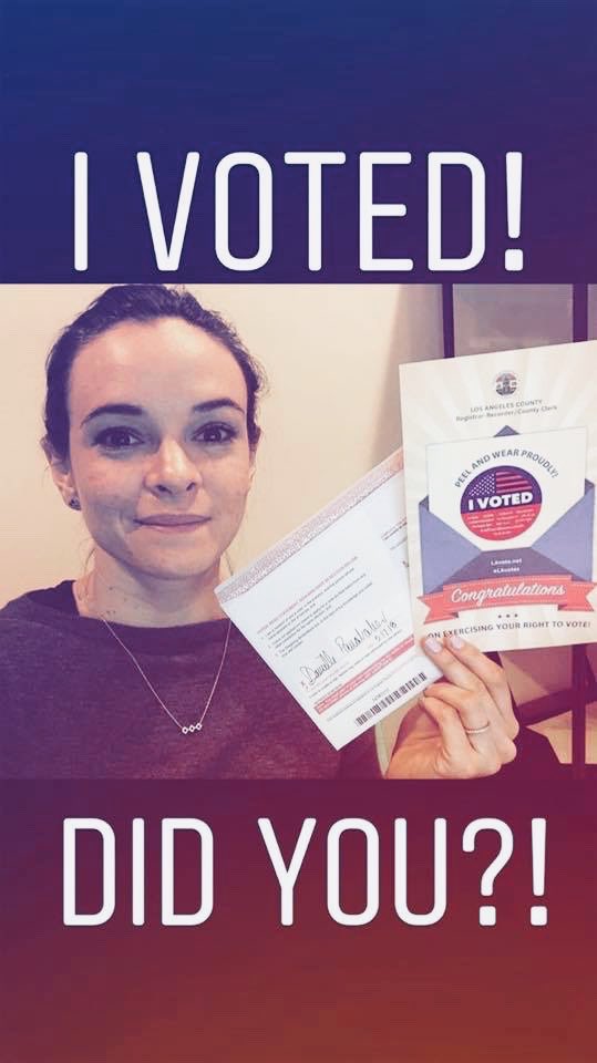 Danielle_asFood's tweet photo. GO #VOTE !!! 🙌🏻

#Cupcakes https://t.co/wFcEadifL5