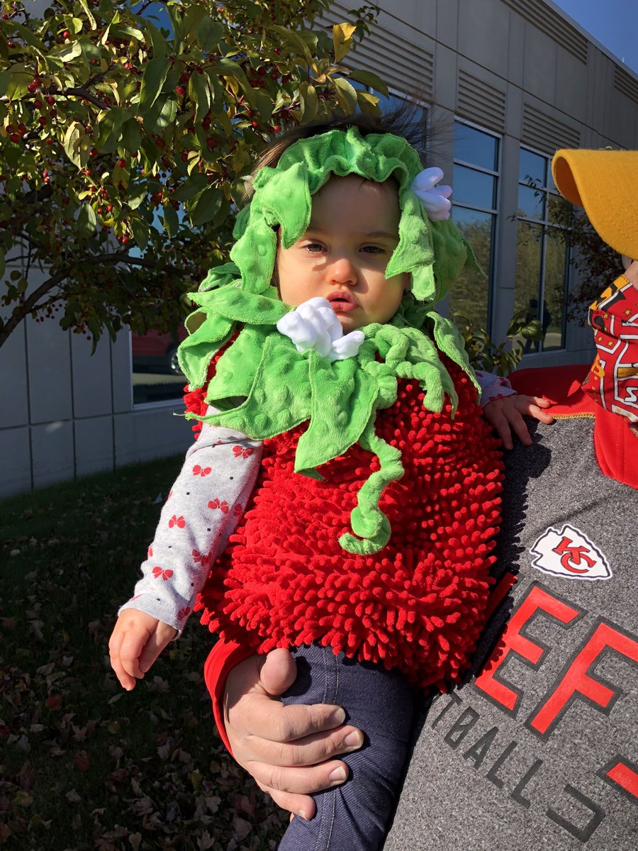 AlishaKearley's tweet photo. Trunk or treat 2020!!!
#dportculturecommittee #dportproud @Niki_G_06 @Rhicarson1 @aundreathe1 @carawfields @Rachel_V_Smith @MichaelAKelly @CandieTurnbough @RedHotSky @SmithNewHires @ShellyBradley15 @ATTDavenportIA https://t.co/XxooR9eZp4