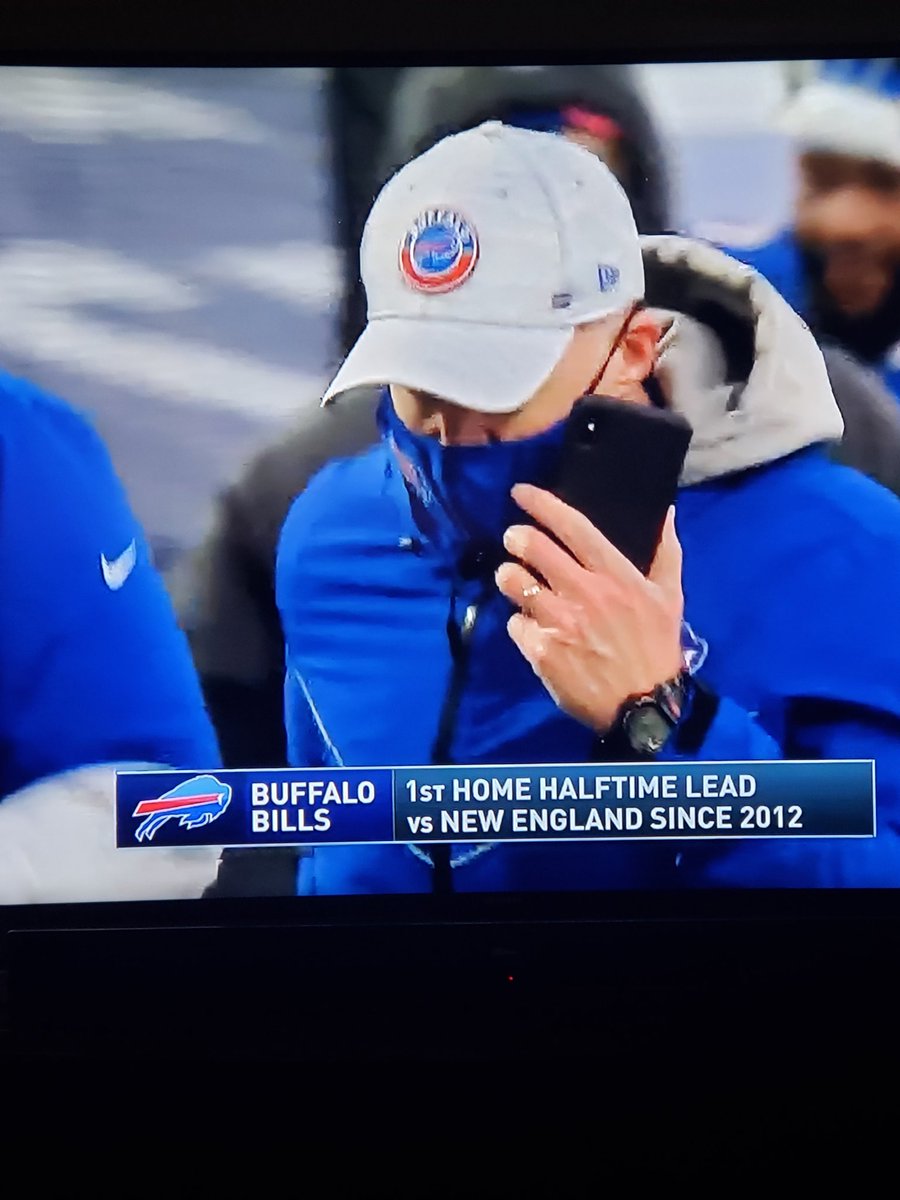 speeddemond88's tweet photo. I thought this wasn't allowed? #Patriots https://t.co/k7qUCKCSkB
