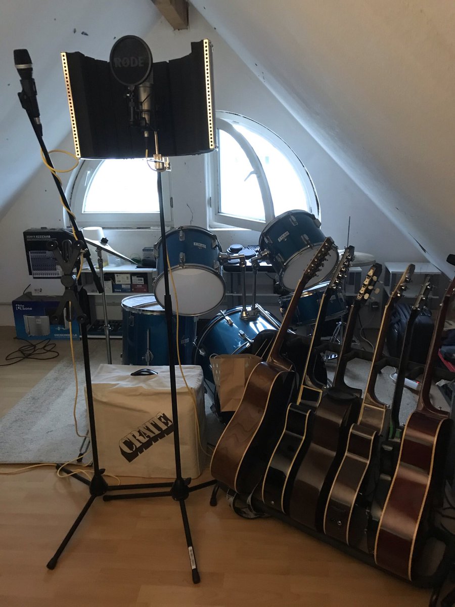 Maffy1969's tweet image. Homeoffice