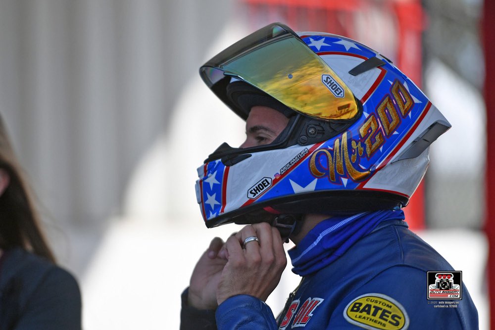 R1: Arana and his <a href="/Lucas_Oil/">Lucas Oil Products</a> EBR make a solid pass for the win over R. Oehler! #NHRAFinals #LucasArana #NHRApsm