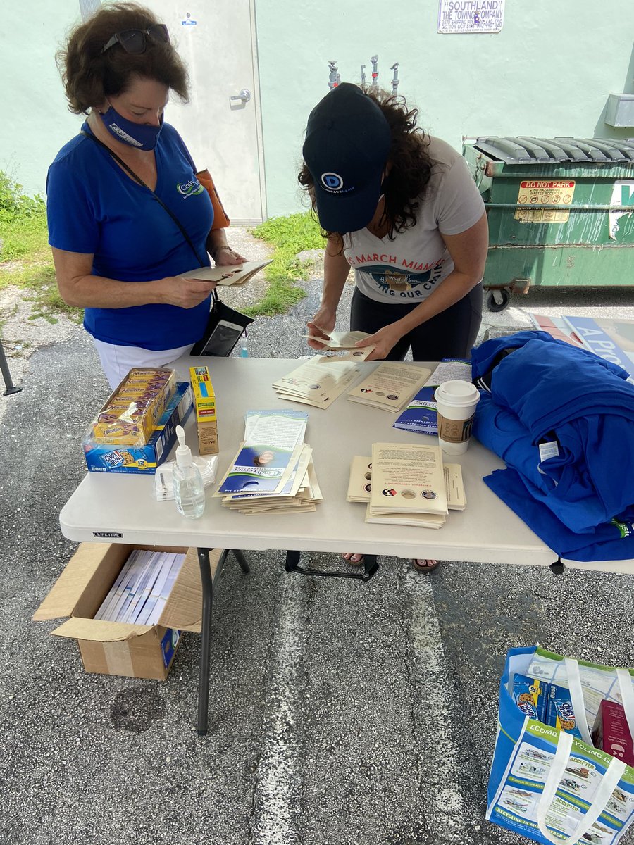 MayorLerner's tweet photo. Team Lerner is hard at work today making literature drops all across District 7! We’re working hard for every single vote. Grassroots has fueled this campaign and it’ll be why we win! #TeamLerner #Vote76 https://t.co/ladMRh4rZf
