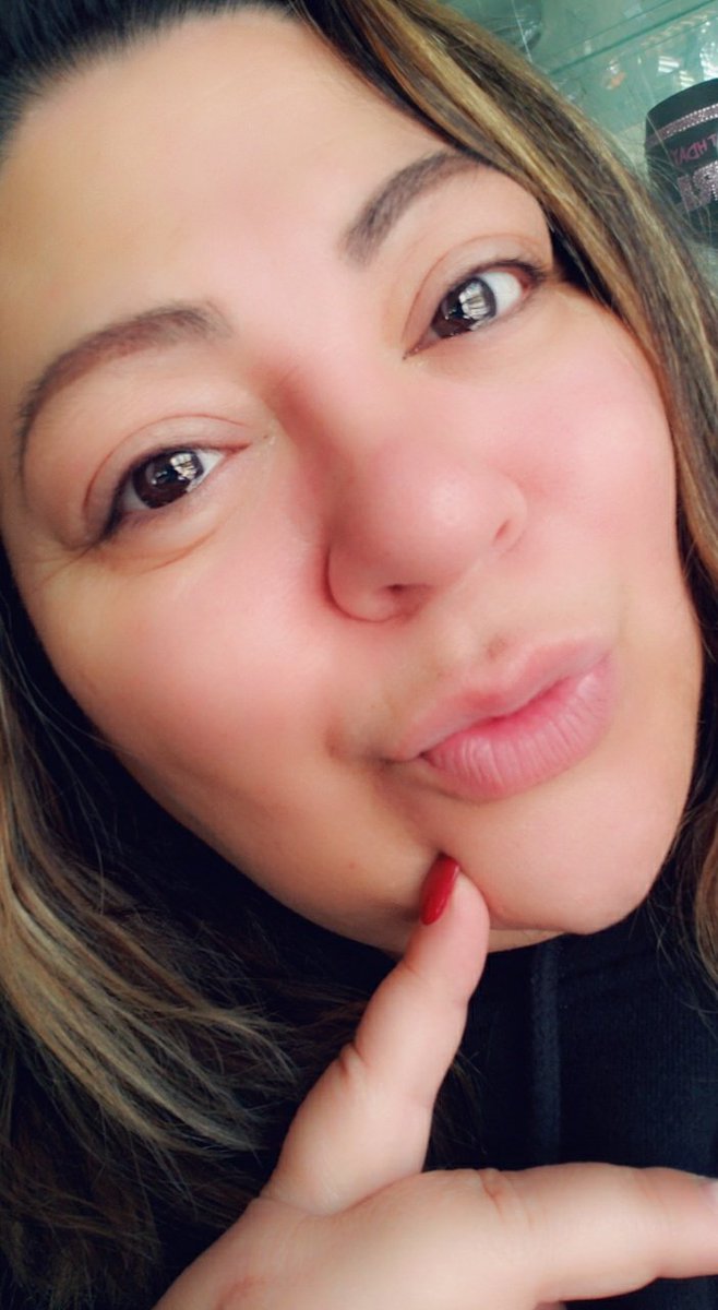 DebbieDemmy's tweet photo. Feeling a little cheeky today.. therapy session went great, subjects being put into perspective through another person's eyes is as real as real gets. Vulnerability is a mind trip #EndStigma #NeedHelpGetHelp #SelfCare #MentalCare https://t.co/rf0Rhajw9Q