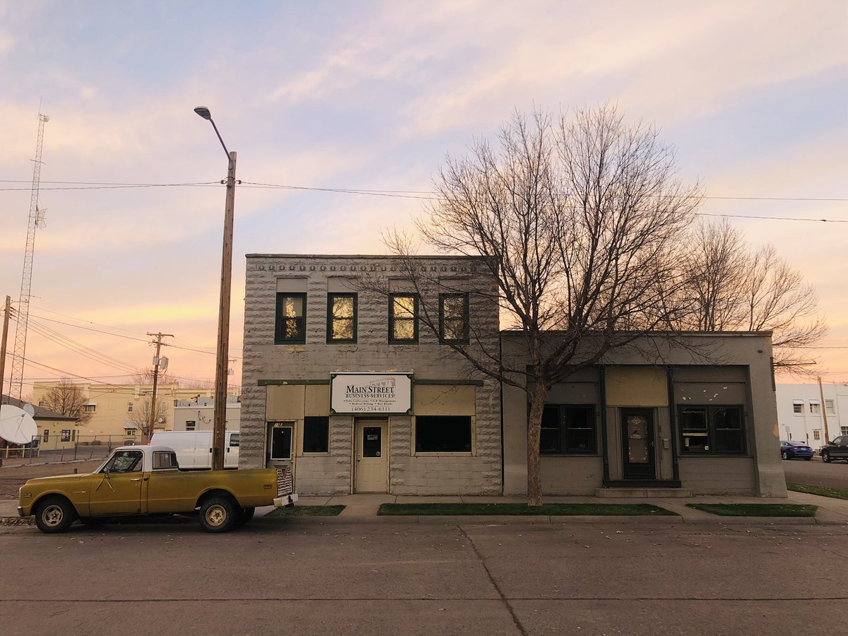 willost406's tweet photo. Hello from Miles City, Montana! Still a pretty large sky out here 🤠 https://t.co/7To6wv6Han