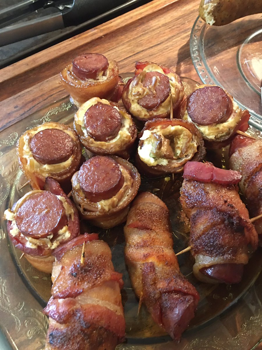 Coach_Allee's tweet photo. Today has been good. @Masterbuilt #porkbutt #3pointshots https://t.co/mNgHwQYVis