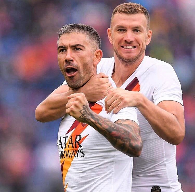 goalg0ys's tweet photo. 💘Edin Dzeko &amp; Aleksandar Kolarov.

#asroma #bromance #classicbromance #hotmen #hotsoccers https://t.co/IpjgYTO1NI