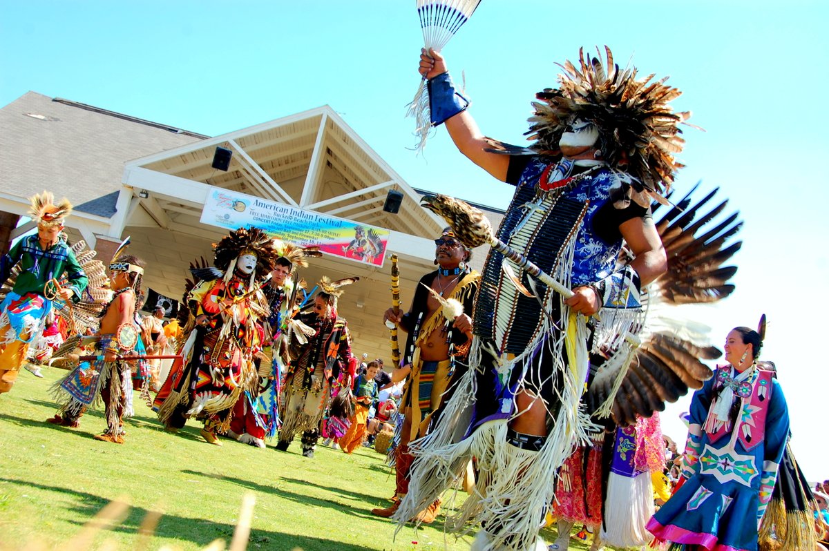 HAPPY NATIVE AMERICAN HERITAGE MONTH!In celebration, here is a thread of my favorite all-time photographs I've taken as a journalist and photographer. #HappyNativeAmericanHeritageMonth #NativeAmericanHeritageMonth  #Thread  #PhotoThreadPhotos by yours truly,  @VinceSchilling