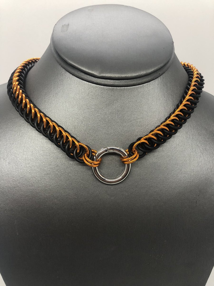 strictlygeneric's tweet photo. 4-1 Half Persian Collar made with Black Rubber &amp; Orange Anodized Aluminum; clasped with a Stainless Steel Push Gate. Available to order from https://t.co/EdXDsibwnP  #strictlygeneric #lgbtqiaplus #gayowned #smallbusiness #chainmaillejewelry #bdsmpetplay https://t.co/uQL7Jf9r9F