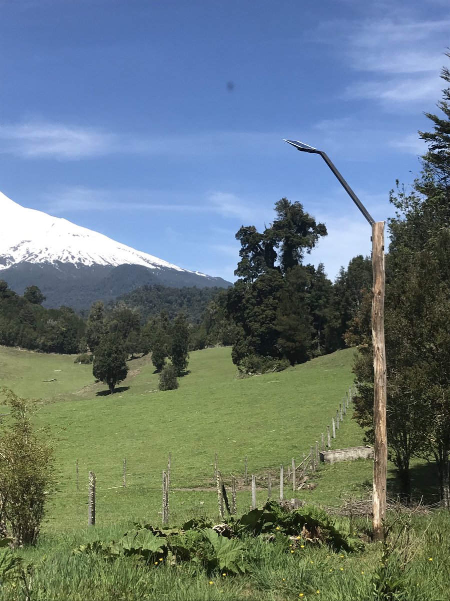 Iluminación en un campo... sin invadir ni contaminar .. luz solar como combustible .... ⁦<a href="/A_Codocedo/">Alfredo Codocedo Maggi</a>⁩ ⁦<a href="/AndreaTarzijan/">Andrea Tarzijan Kaua</a>⁩ ⁦<a href="/ivanmoreirab/">Iván Moreira Barros</a>⁩ ⁦<a href="/HarryJurgensen/">Harry Jürgensen Caesar</a>⁩