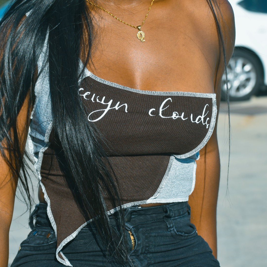 soomelanin's tweet photo. I just dropped yesterday 🧚🏿‍♀️ it cost $0 to retweet a black owned business !! Follow my business page @sevynclouds via instagram and shop below with the link ☁️☁️☁️ https://t.co/pkG82AIfhE