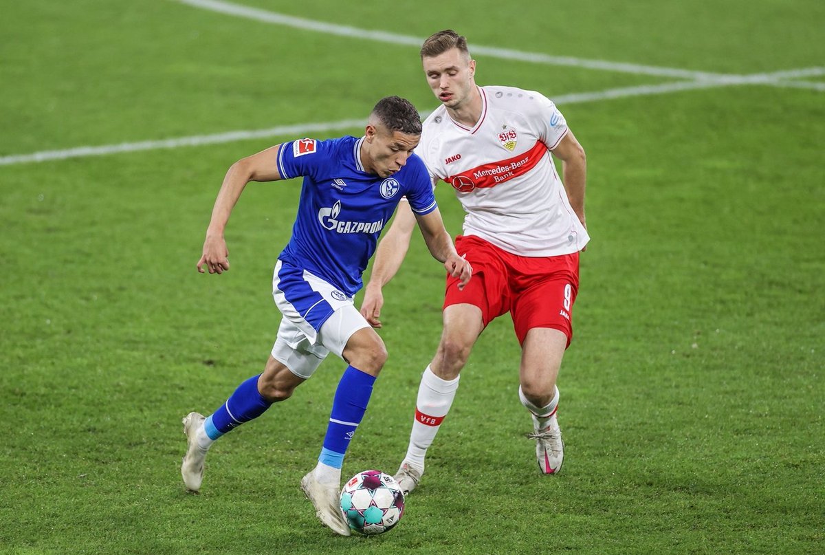 Schalke 1-1 Stuttgart:Malick Thiaw's header from a beautiful Harit freekick cancelled out by Nico Gonzalez from the penalty spot. Schalke looked a lot better,coming off a super low bar. Schalke now winless in 22 and in dire straits. Matarazzo's VfB in an impressive 7th #S04VfB