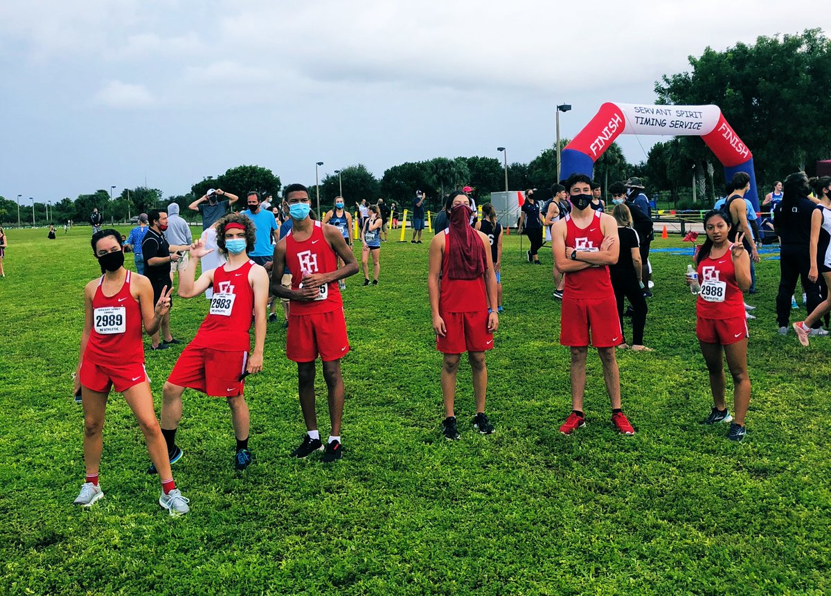 coachboruch's tweet photo. New personal best &amp; seasons best times for these #fastfalcons yesterday @ the Spanish River Invitational #crosscountry #hardworkpaysoff #thisisthehill @FHH_FalconFury @thefalcongrind https://t.co/mxAR0nOZiO