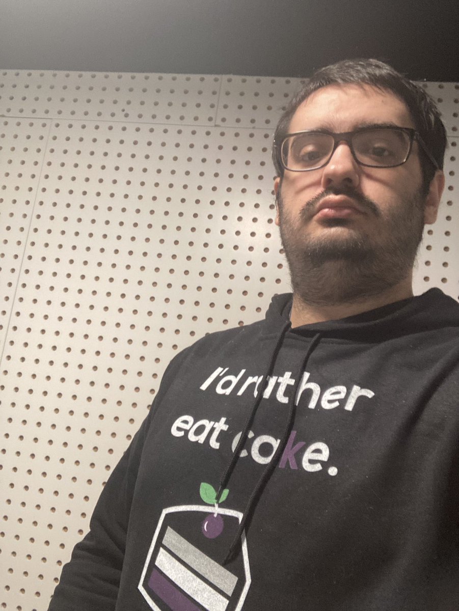 derejulien's tweet photo. Ace and proud 💜🖤 #AceWeek2020 #LGBTQIAontwitter  #ThisIsWhatAsexualLooksLike https://t.co/QhoG7SCfmr