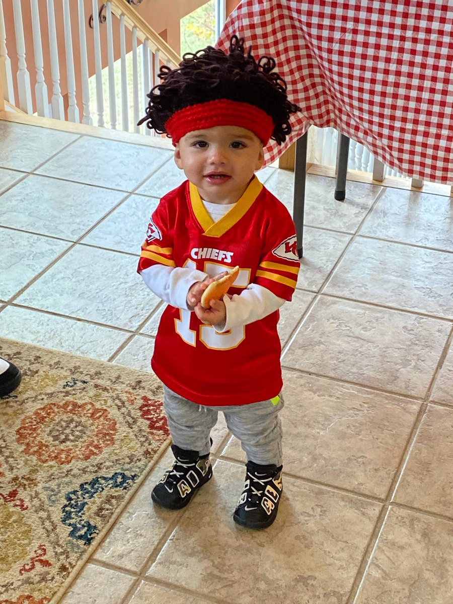 EHaar23's tweet photo. @PatrickMahomes  @brittanylynne8 Great game today Patrick!! From your biggest fan Marcus! https://t.co/s9kkT9vMvB