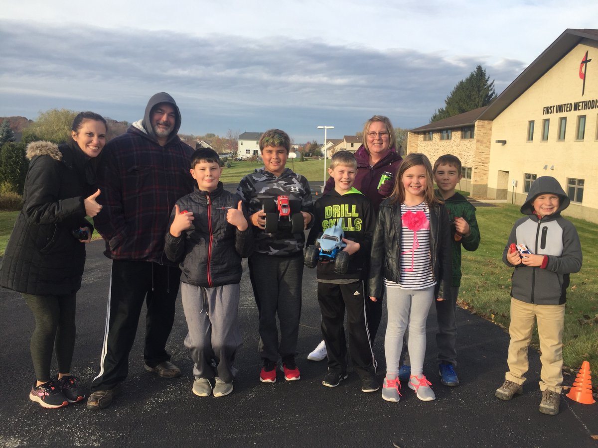 oriolefan77's tweet photo. Grab these must have toys this Christmas season they were a huge hit Megalodon Storm, Air Hog Stunt Shot, Ninja Bots. Thanks Tryazon the party was a hit! #tryazon, #MonsterJam #SpinMasterMonsterJam
#MegalodonStorm #NinjaBots #AirHogs #StuntShot https://t.co/N5z3EU3yWO