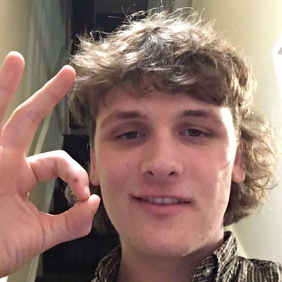 Just a few of the lads starting the month clean shaven for Movember this year, please don't forget to donate what you can!

movember.com/t/roundheigans…