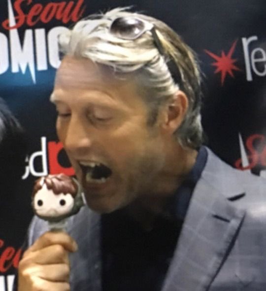 mads mikkelsen being.. mads mikkelsen: a thread