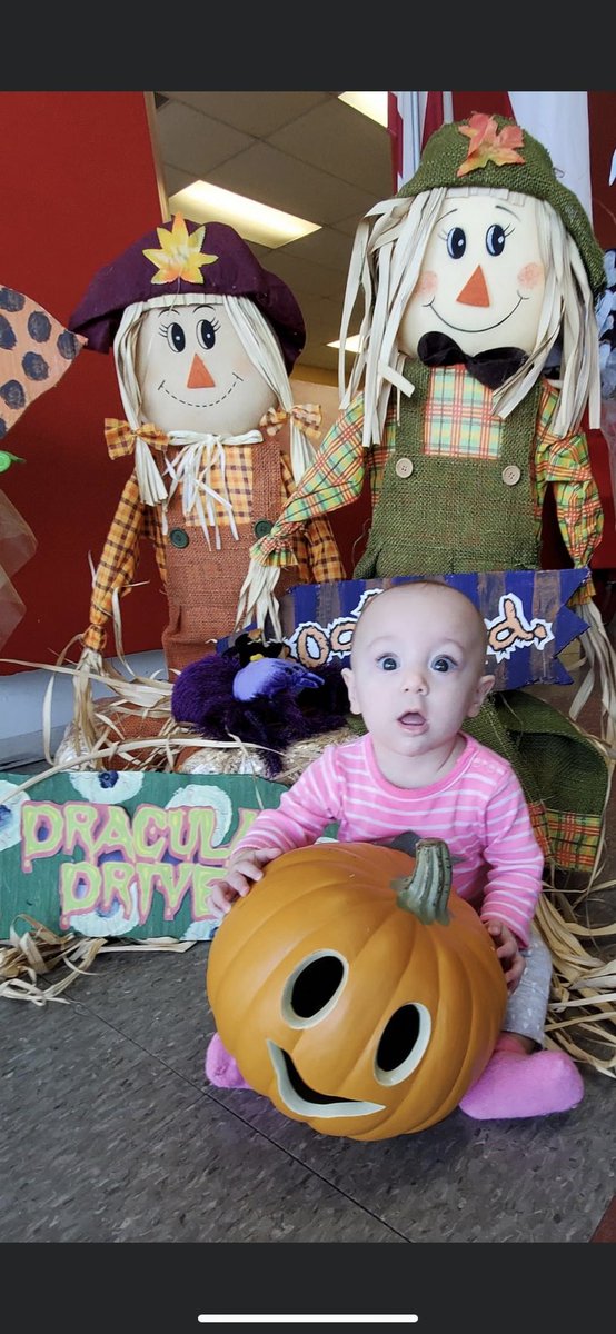 Alexisf55059511's tweet photo. Happy First Halloween 👻 https://t.co/bkcTN63ii7