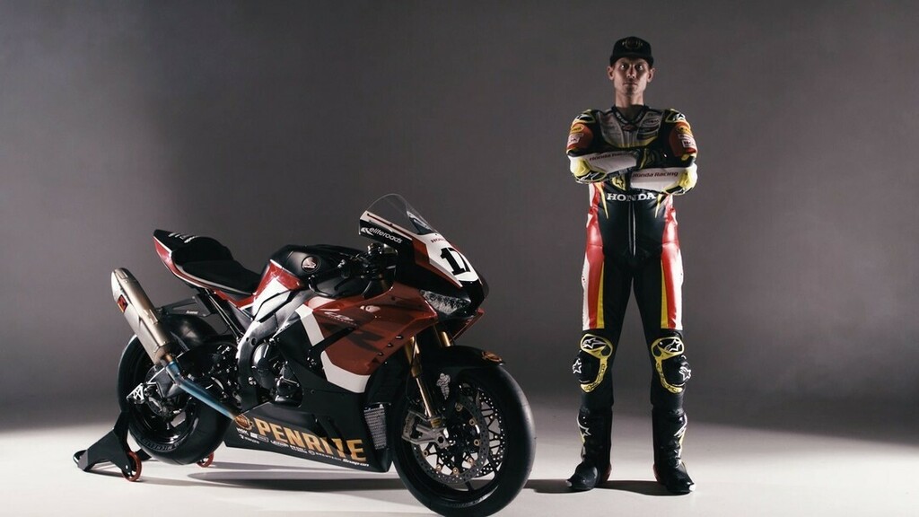 PenriteOil's tweet photo. Introducing the all-new Penrite Honda Fireblade CBR1000RR-R SP Superbike.
 
Coming soon to a ASBK - Australian Superbikes round near you...

Penrite. Made for Australia, Owned by Australians.

MORE in the link in our bio.

#penriteoil #ausoil #supportaus… https://t.co/T9VxpSnPAp https://t.co/2v4rsqEWGq
