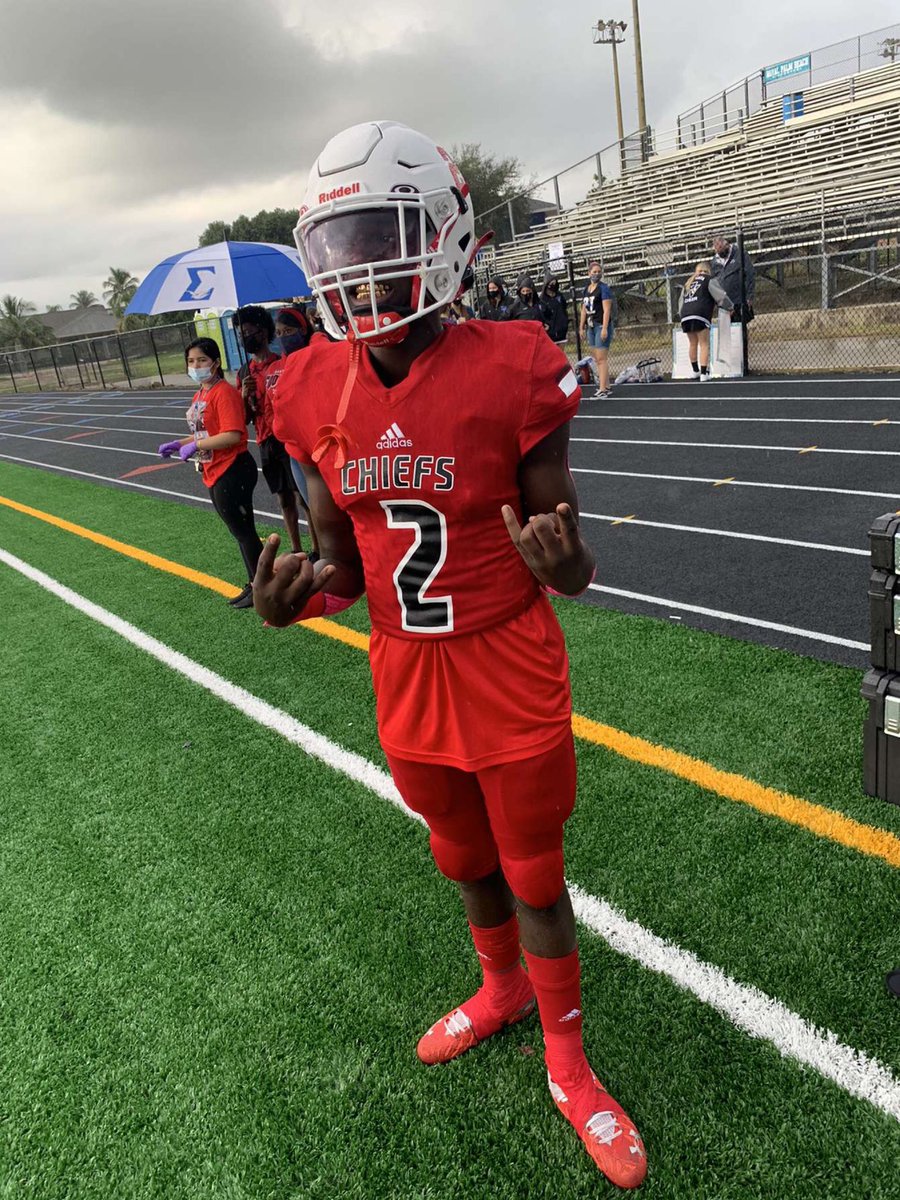 ROlibrisse's tweet image. 1st game senior year ‼️6’1 185 c’21 lockdown Conner/ball hawk Wr hudl.com/v/2EWuEK 😳🔒🧏🏾‍♂️ @JerryRecruiting @EraPrep @ESPNTop63 @SleeperAth1etes @HamiltonESPN @Cassidy_Rob @CoachMashack