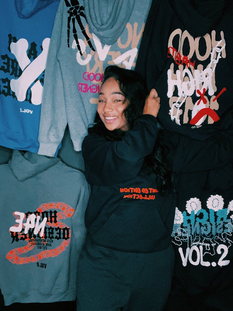yungbe__'s tweet photo. I’m a 20year old hood designer from Chicago ⭐️ I make unisex graphic hoodies. All it take is 2 seconds to retweet for support, my next customers may be on your page 🙏🏼
https://t.co/Ty9rhV82jn https://t.co/ktUE26bfGi