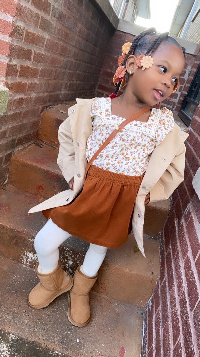 _Kenyalatrice_'s tweet photo. Antania B.🍁🍂😍 https://t.co/XTu4Ic4Prj
