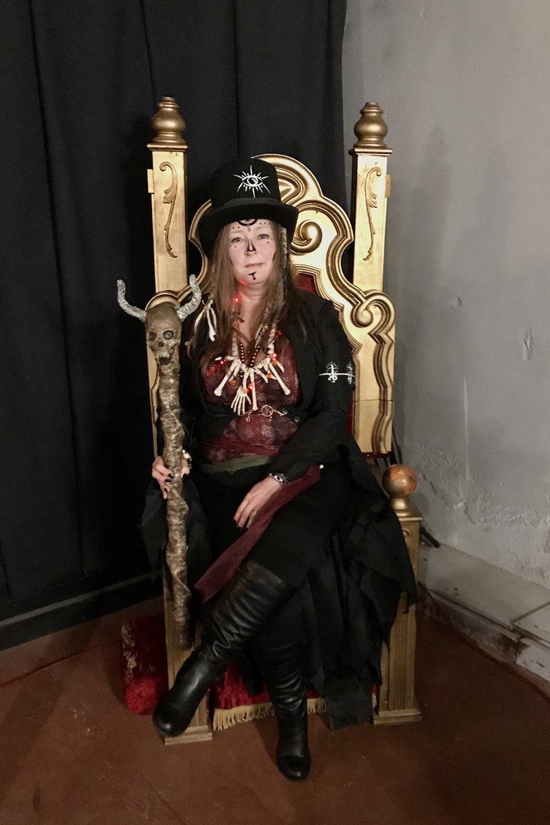 suebjo's tweet photo. Halloween 2020 @ThrowdownJonesX #Halloween #MerchGirlsRock #VoodooQueens https://t.co/6b3e4AxthX