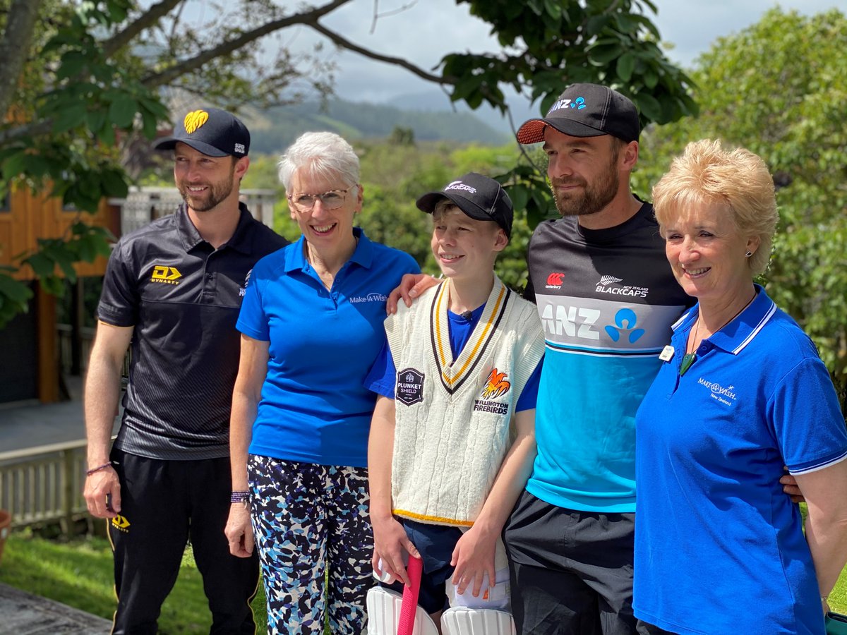 cricketwgtninc's tweet photo. A very special community visit for Tom Blundell and Devon Conway making a young Firebirds and @BLACKCAPS fan's dream come true with the help of the awesome people at @makeawishnz ❤️ 🏏 

Tune in to @SevenSharp tonight for the full story 📺 

#cricketnation #WEAREWELLINGTON https://t.co/g62gRxpFJ1