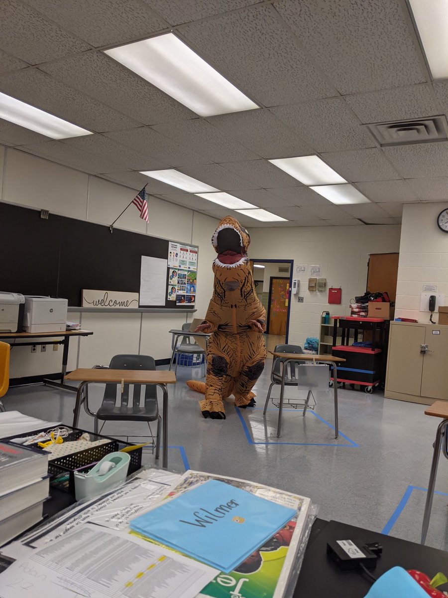 GerrittPeck's tweet photo. Coronasaures Rex hits the classroom at Park View!!! Halloween 2020! 🎃 https://t.co/TSU59nOqbv