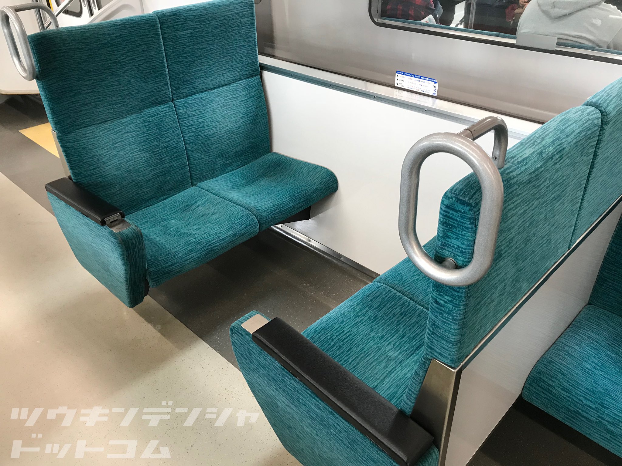 通勤電車ドットコム 話題 つくばエクスプレスの近況 甲種輸送じゃないとあまり盛り上がらないつくばエクスプレス ですが 実はクロスシート車はひっそりと消滅 全国的にも珍しい 4ドア車 のお召し列車にも使用された事でも話題になりましたが これ
