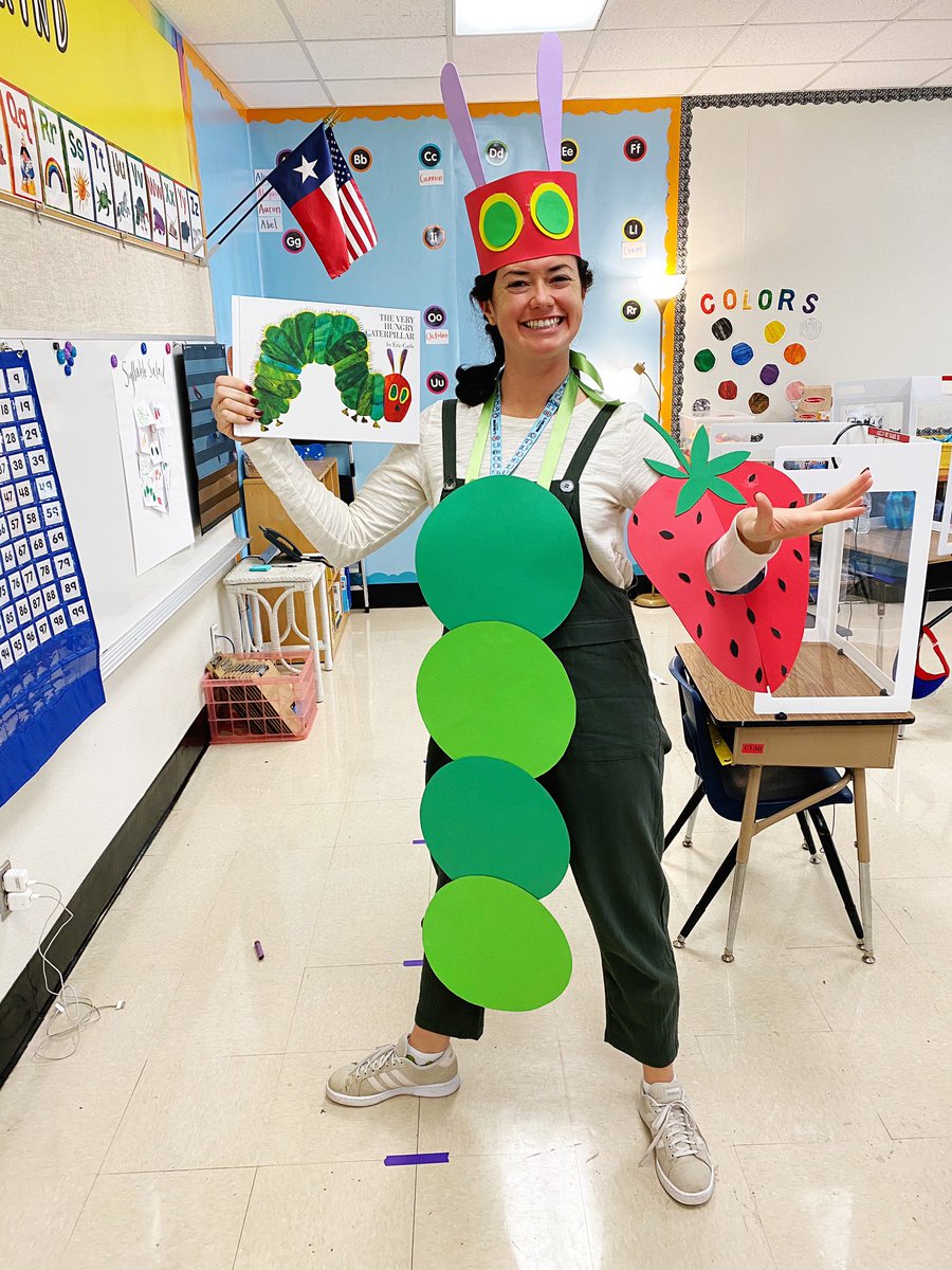 miss_votolato's tweet photo. A very hungry caterpillar for book character day!! 🍎🍓🧁🐛
Hi @ericcarle — Happy belated Halloween!
#RedRibbonWeek2020 #ireadtheStallionmessage #UndertheSCE
(took my mask off for the pic) https://t.co/lA4i0DtsoI