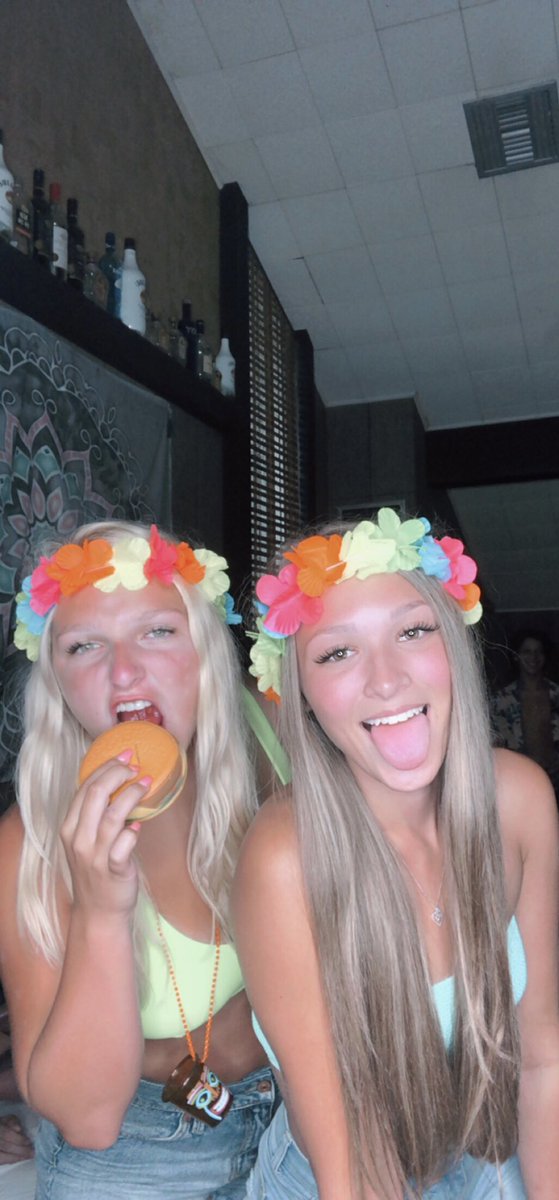 happy 19th birthday to my forever friend! I love you soooo much!💖 @kasideesartin